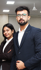 FIIB students dressed for a professional event